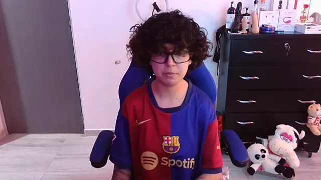 thomascooper7 online show from 11/02/25, 07:52