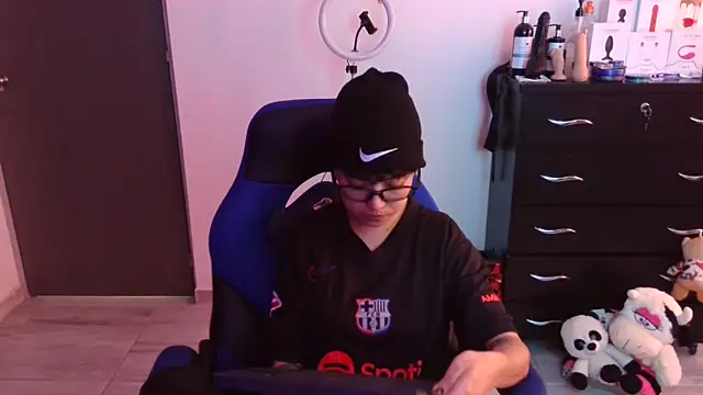 thomascooper7 online show from 11/13/25, 06:34