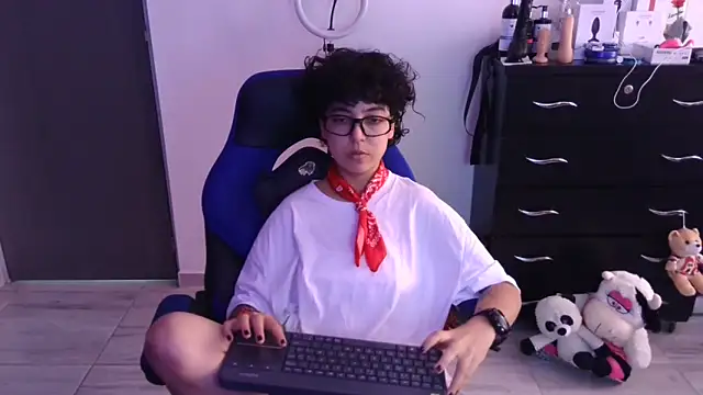 Snapshot of thomascooper7 chatting on 02/25/26, 07:14 thomascooper7 online show from 02/25/26, 07:14