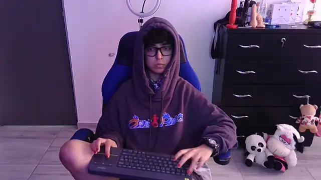 thomascooper7 online show from 03/05/26, 07:43