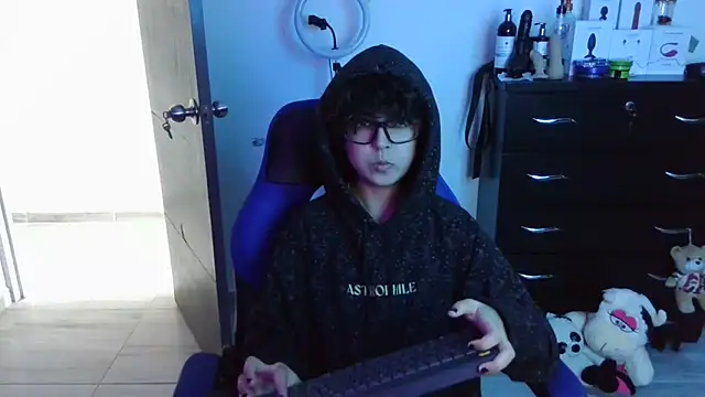 thomascooper7 online show from 09/29/25, 05:18