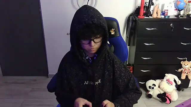 thomascooper7 online show from 04/11/26, 10:46