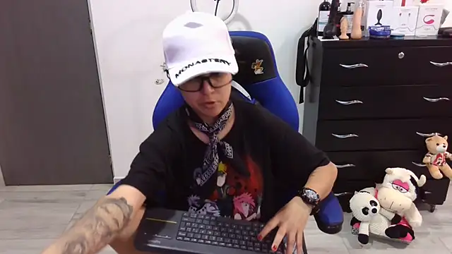 Snapshot of thomascooper7 chatting on 01/14/26, 08:12 thomascooper7 online show from 01/14/26, 08:12