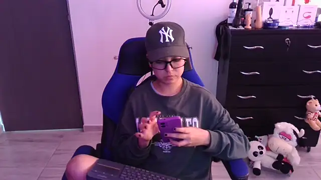 thomascooper7 online show from 11/16/25, 07:07