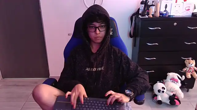 Snapshot of thomascooper7 chatting on 01/18/26, 07:17 thomascooper7 online show from 01/18/26, 07:17