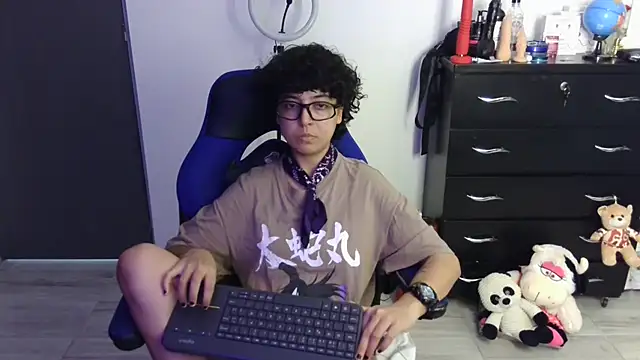 thomascooper7 online show from 04/16/26, 09:39