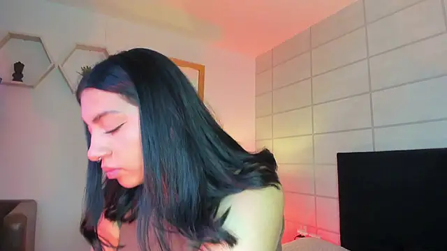 Snapshot of Christine_Laam chatting on 11/28/25, 12:16 Christine Laam online show from 11/28/25, 12:16