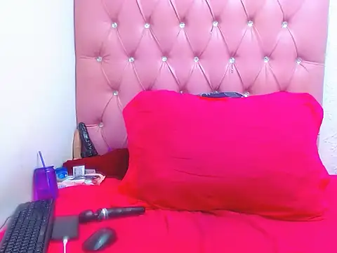 DarkGorgeous online show from 10/21/25, 03:44