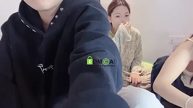 Snapshot of MM_YY_SS chatting on 01/16/25, 04:39 MM YY SS online show from 01/16/25, 04:39