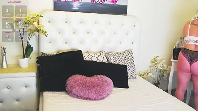 Ysabell01 online show from 04/14/26, 04:28