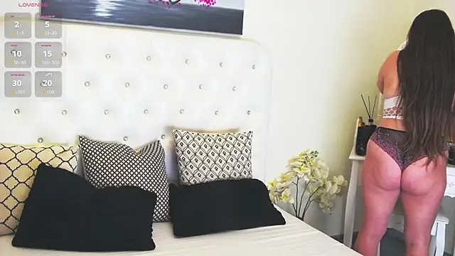 Ysabell01 online show from 10/23/25, 04:22