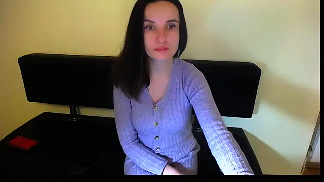Snapshot of LaimaV_ chatting on 12/23/24, 01:45 LaimaV online show from 12/23/24, 01:45