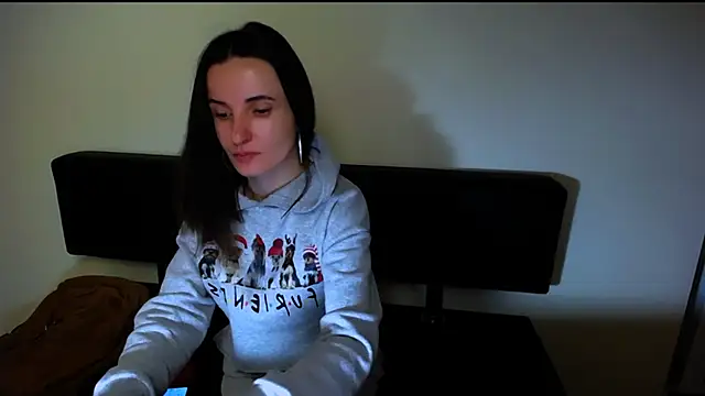 Snapshot of LaimaV_ chatting on 12/20/24, 02:37 LaimaV online show from 12/20/24, 02:37