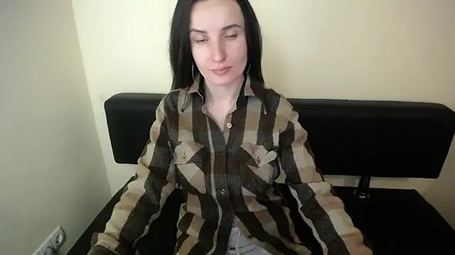 LaimaV  online show from 12/19/25, 12:29