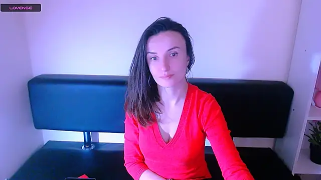 Snapshot of LaimaV_ chatting on 12/12/24, 03:27 LaimaV online show from 12/12/24, 03:27