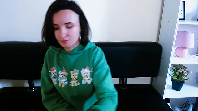 Snapshot of LaimaV_ chatting on 12/28/24, 11:41 LaimaV online show from 12/28/24, 11:41