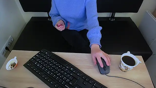 LaimaV  online show from 11/11/25, 01:50