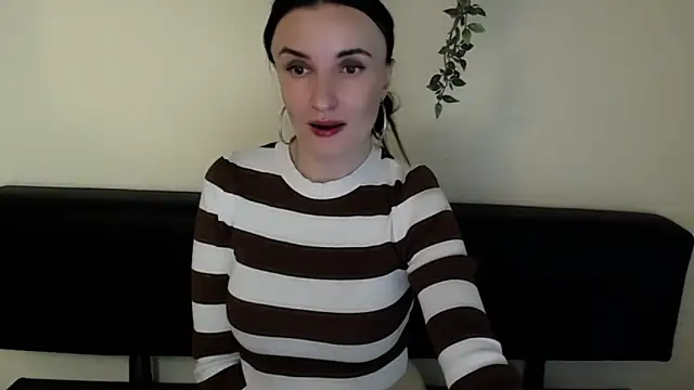 LaimaV  online show from 04/12/26, 08:56