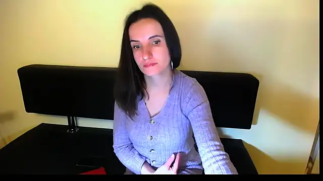 Snapshot of LaimaV_ chatting on 12/23/24, 04:50 LaimaV online show from 12/23/24, 04:50