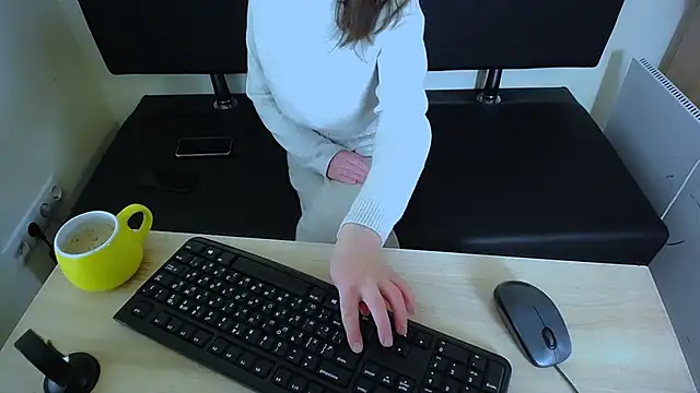 LaimaV  online show from 11/02/25, 10:42