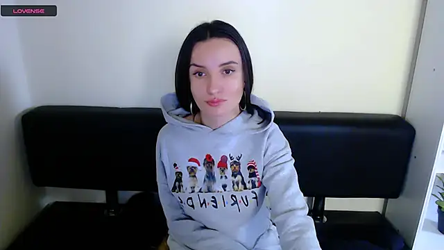 Snapshot of LaimaV_ chatting on 12/13/24, 10:08 LaimaV online show from 12/13/24, 10:08