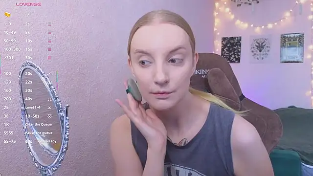 Fluffy muffin  online show from 04/19/26, 10:27