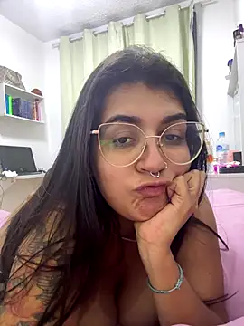 Snapshot of isa_ofc2024 chatting on 11/17/25, 10:47 isa ofc2024 online show from 11/17/25, 10:47