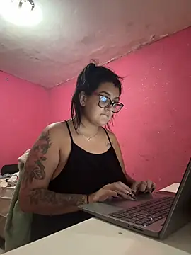 Snapshot of isa_ofc2024 chatting on 01/22/25, 01:20 isa ofc2024 online show from 01/22/25, 01:20