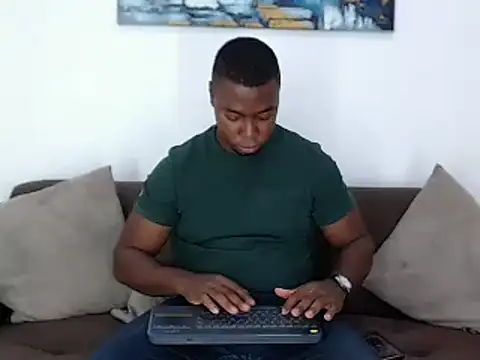 Snapshot of JaySmit_ chatting on 03/04/25, 09:43 JaySmit online show from 03/04/25, 09:43