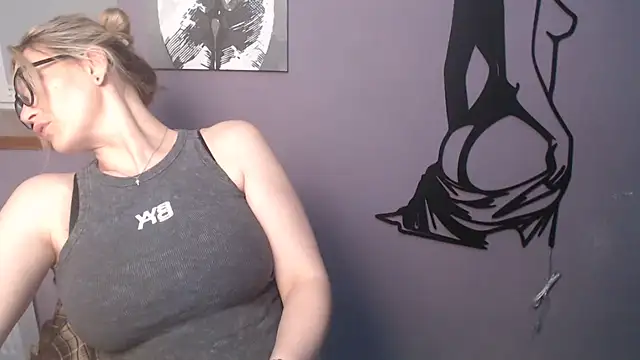 Snapshot of _sexy_lady chatting on 06/03/26, 02:33 sexy lady online show from 06/03/26, 02:33
