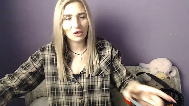  sexy lady online show from 12/18/25, 01:15