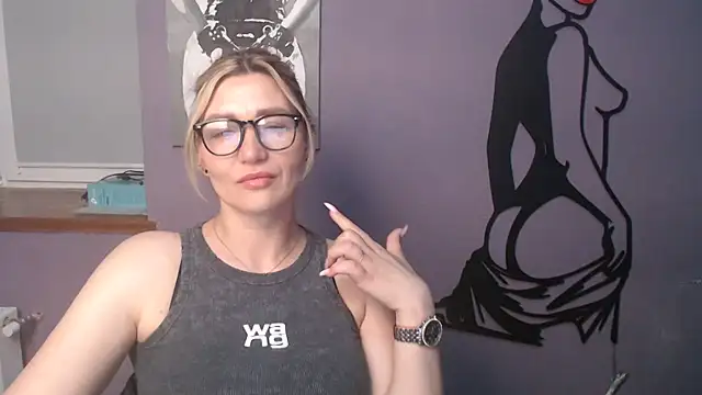 Snapshot of _sexy_lady chatting on 06/03/26, 01:01 sexy lady online show from 06/03/26, 01:01