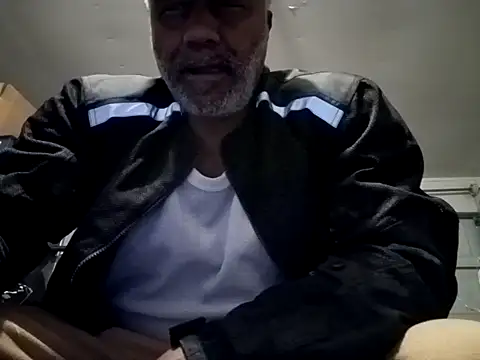 Snapshot of yasohw chatting on 01/31/25, 04:58 yasohw online show from 01/31/25, 04:58