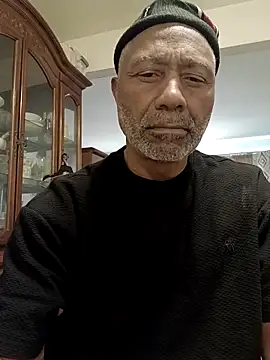 Snapshot of yasohw chatting on 12/16/25, 03:27 yasohw online show from 12/16/25, 03:27