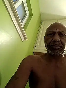 Snapshot of yasohw chatting on 11/30/25, 01:01 yasohw online show from 11/30/25, 01:01