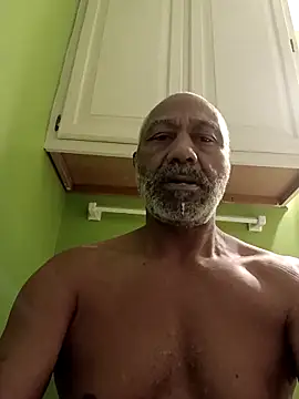 Snapshot of yasohw chatting on 11/24/25, 02:06 yasohw online show from 11/24/25, 02:06