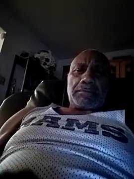 Snapshot of yasohw chatting on 11/28/25, 02:56 yasohw online show from 11/28/25, 02:56