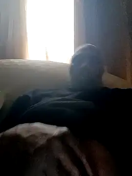 Snapshot of yasohw chatting on 12/17/25, 06:46 yasohw online show from 12/17/25, 06:46