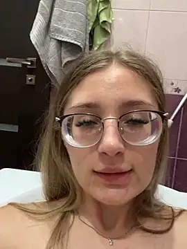 Snapshot of LivyyBossom chatting on 09/26/25, 05:31 LivyyBossom online show from 09/26/25, 05:31