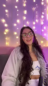 Snapshot of DianaSartori chatting on 05/13/26, 01:18 DianaSartori online show from 05/13/26, 01:18