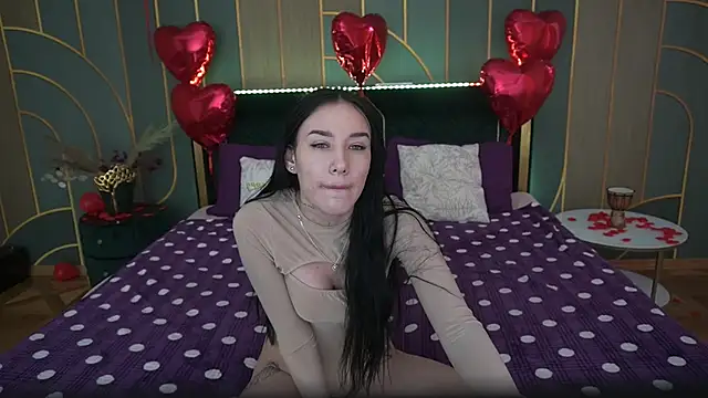 Snapshot of NikkiGoldSide chatting on 02/25/25, 01:53 NikkiGoldSide online show from 02/25/25, 01:53