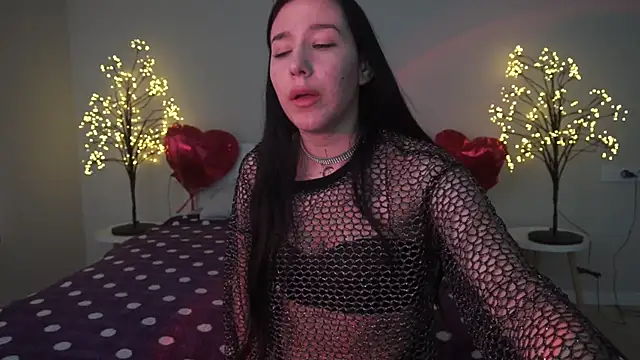 Snapshot of NikkiGoldSide chatting on 03/12/25, 02:01 NikkiGoldSide online show from 03/12/25, 02:01