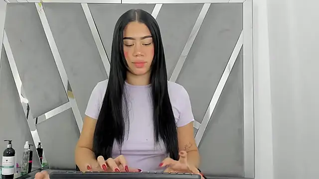 Snapshot of Sofia-candyht chatting on 02/28/25, 03:15 Sofia-candyht online show from 02/28/25, 03:15