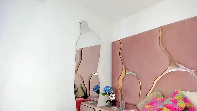 Snapshot of Sofia-candyht chatting on 04/04/26, 08:37 Sofia-candyht online show from 04/04/26, 08:37