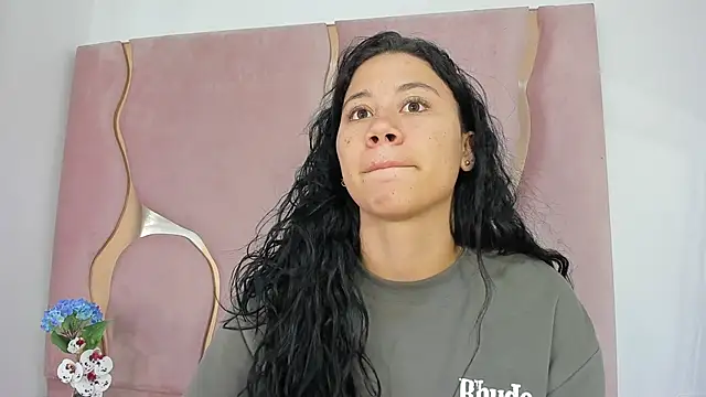 Snapshot of Sofia-candyht chatting on 02/24/26, 08:31 Sofia-candyht online show from 02/24/26, 08:31