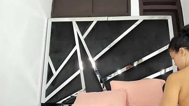 Snapshot of Sofia-candyht chatting on 03/02/25, 09:19 Sofia-candyht online show from 03/02/25, 09:19