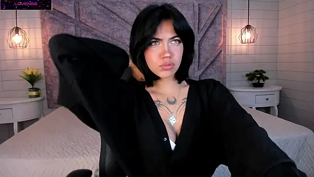 Snapshot of Gianna_foxy chatting on 06/19/26, 02:12 Gianna foxy online show from 06/19/26, 02:12