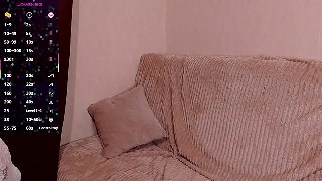 Snapshot of sleeeep_y chatting on 10/07/25, 06:42 sleeeep y online show from 10/07/25, 06:42