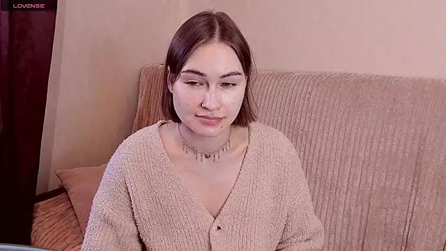 Snapshot of sleeeep_y chatting on 11/15/25, 10:52 sleeeep y online show from 11/15/25, 10:52