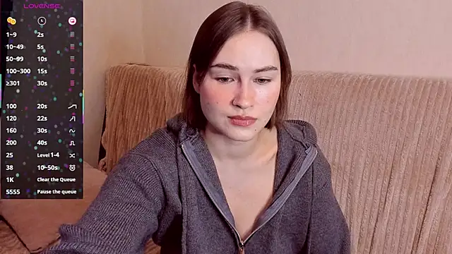 Snapshot of sleeeep_y chatting on 11/14/25, 07:12 sleeeep y online show from 11/14/25, 07:12